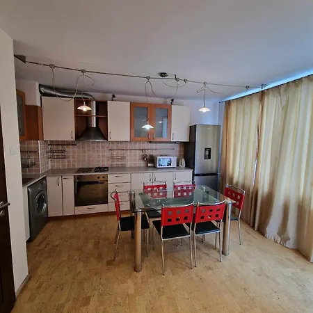 Luxury Apartment. луксозен апартамент. Musi Βέλινγκραντ